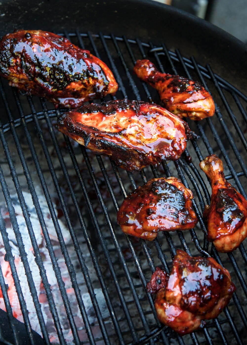 8 Great Gas Grills, Charcoal Grills, & Smokers to Help You Become Cookout King 1